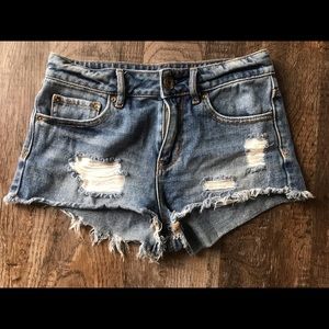 Women’s bullhead high rise distressed shorts Sz 1